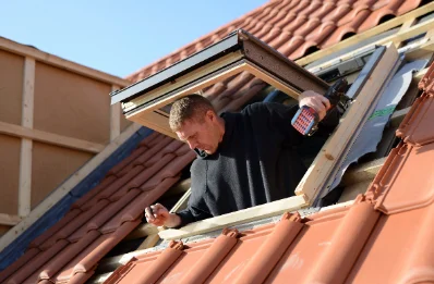 Pose de fenêtres de toit Velux à Heudebouville